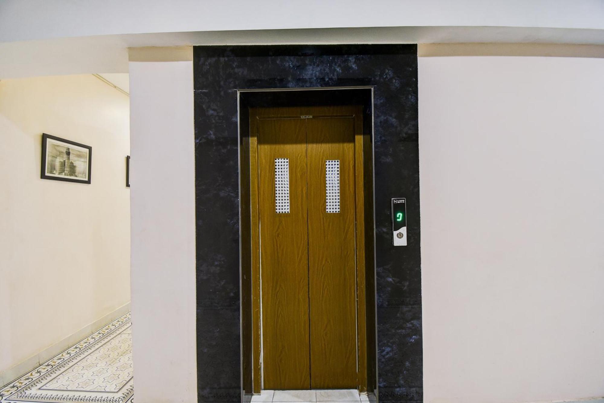Raghuraj Palace 3*