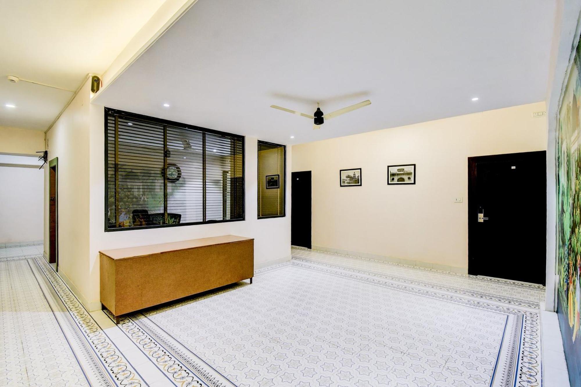 Raghuraj Palace
