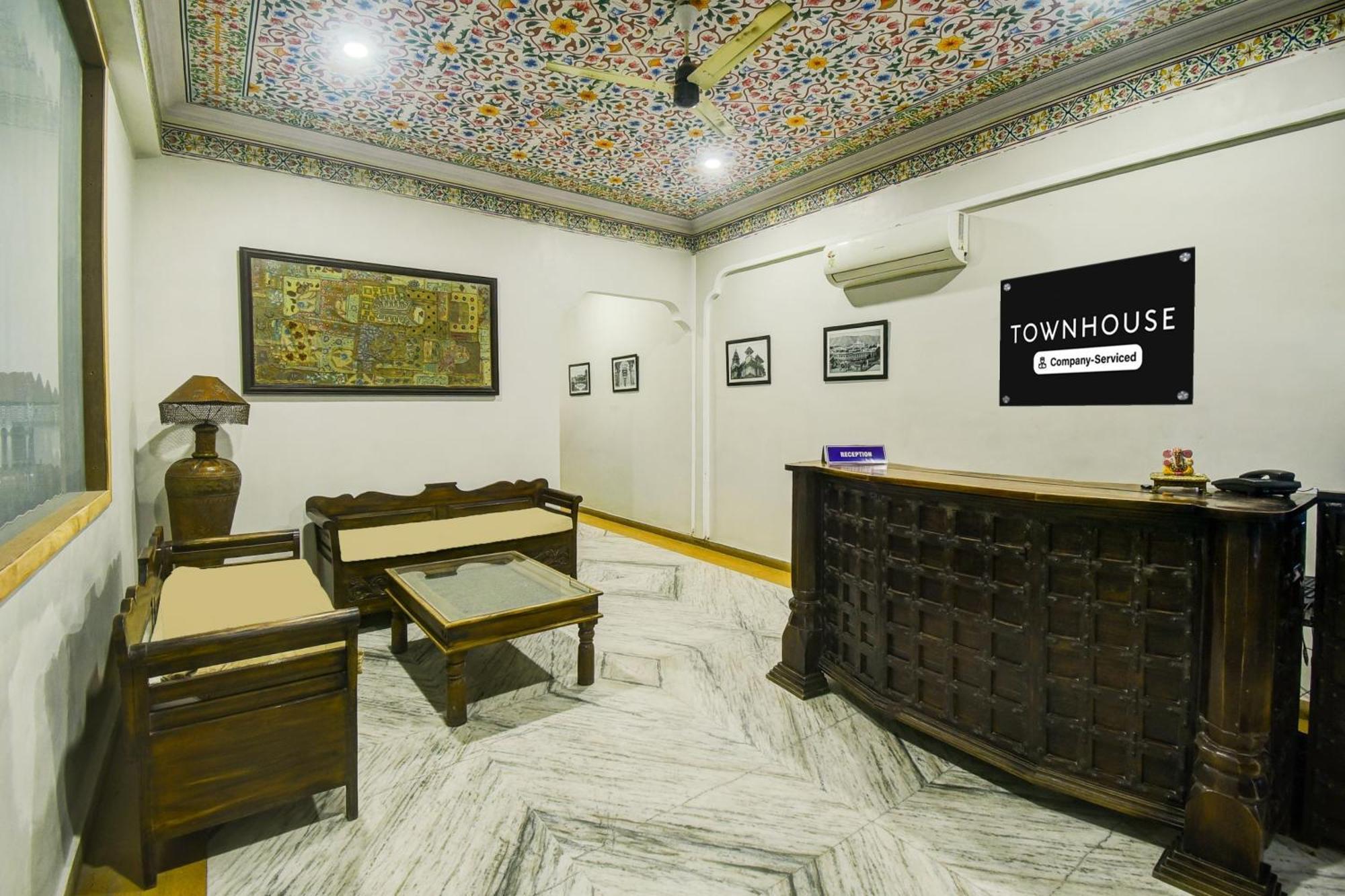 Raghuraj Palace Hotel 3*