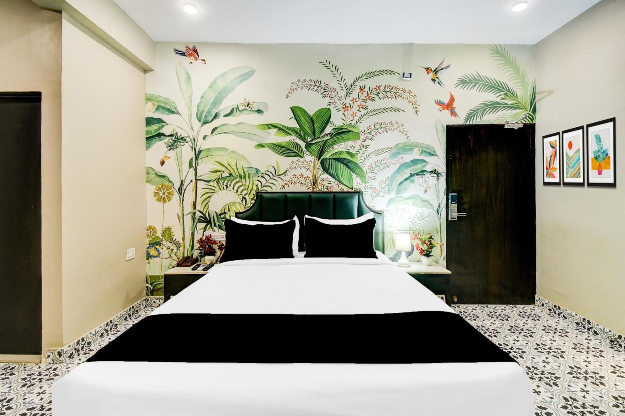 Raghuraj Palace 3*